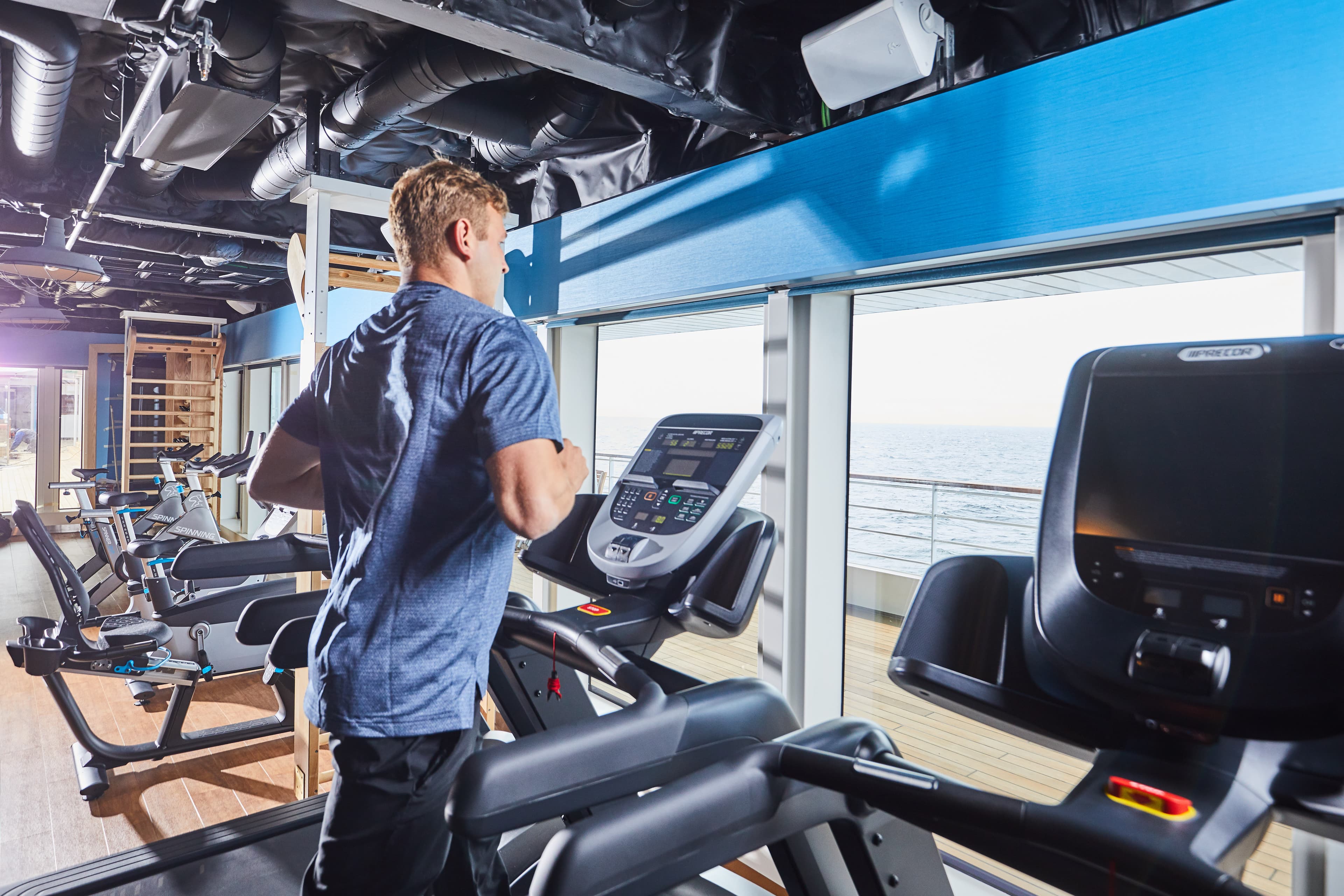 Fitness on 100 m²/1,076 ft²