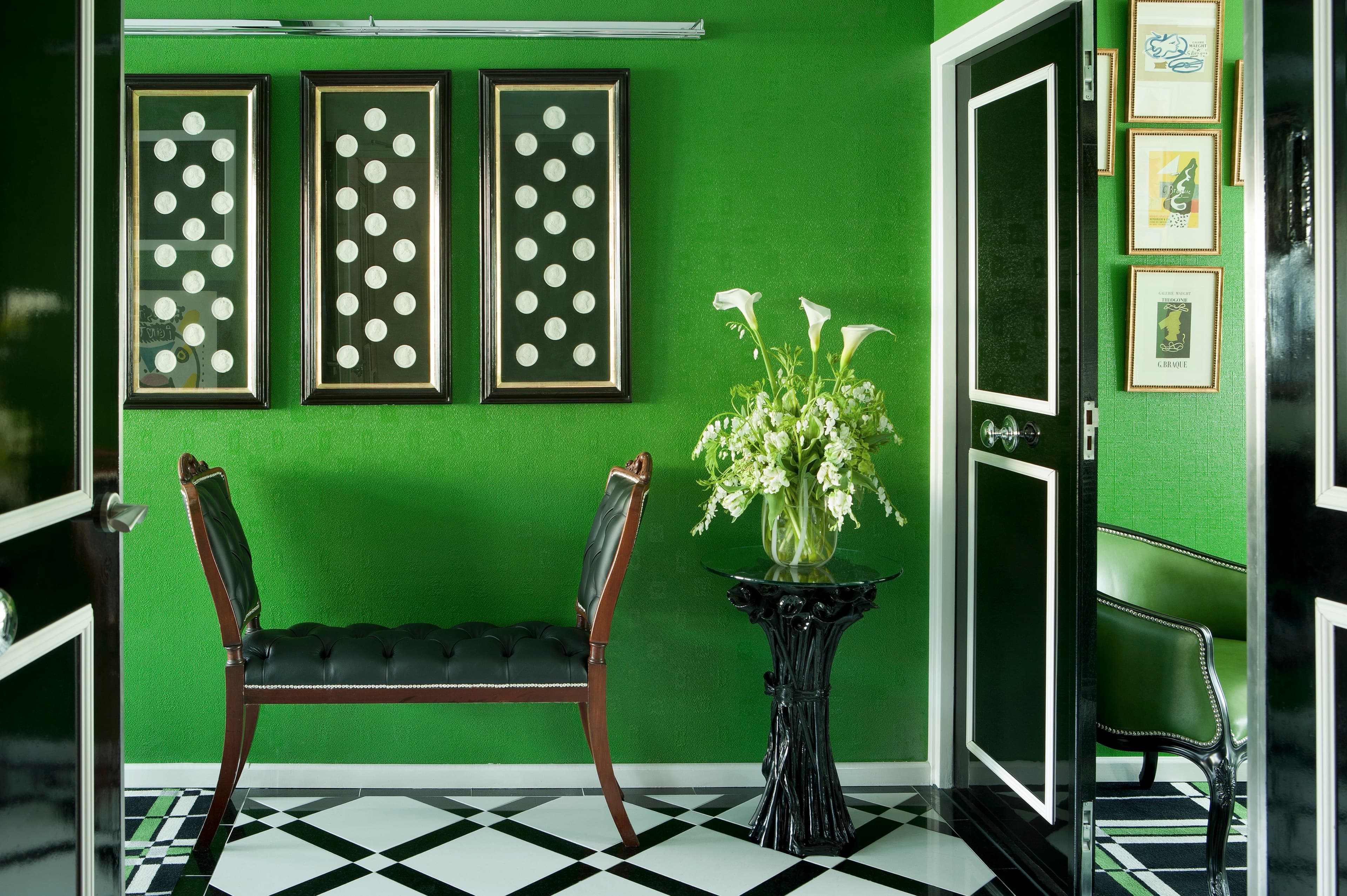 Captain's Lounge & Library