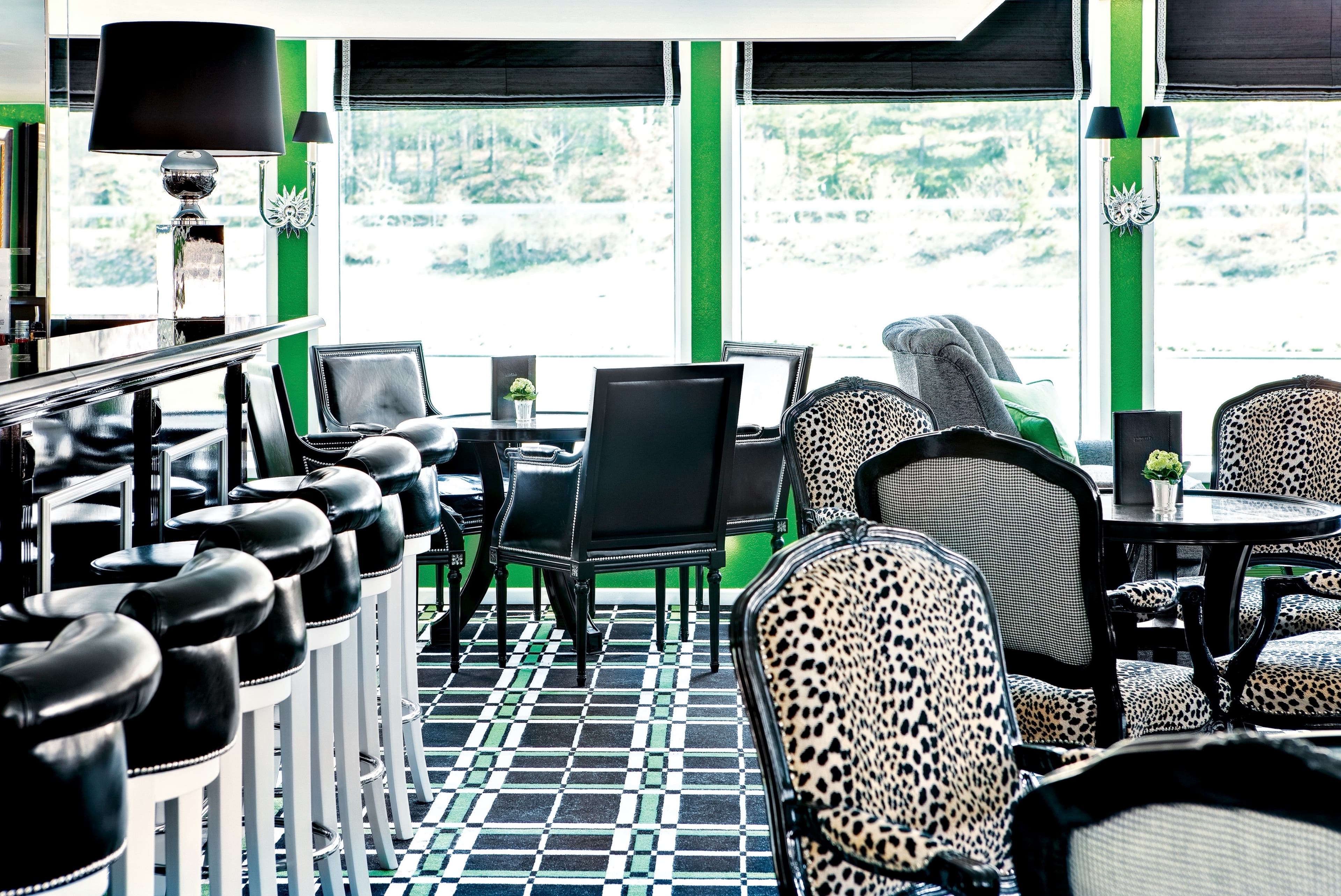 Captain's Lounge & Library